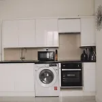 3 Bed Flat With Balcony Central