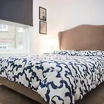 3 Bed Flat With Balcony Central
