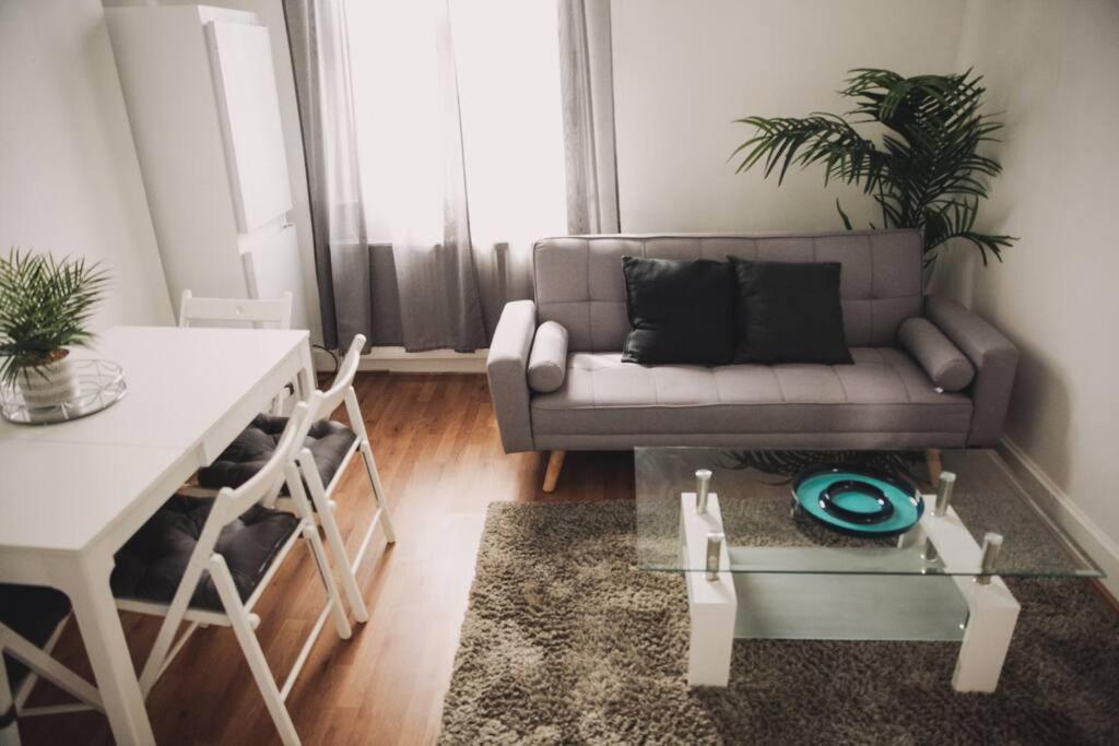 Appartamento 3 Bed Flat With Balcony