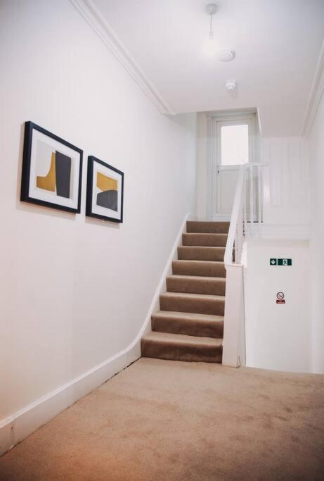 Appartamento 3 Bed Flat With Balcony *