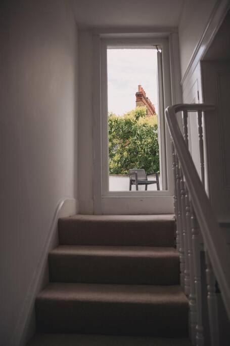 3 Bed Flat With Balcony Appartamento Londra