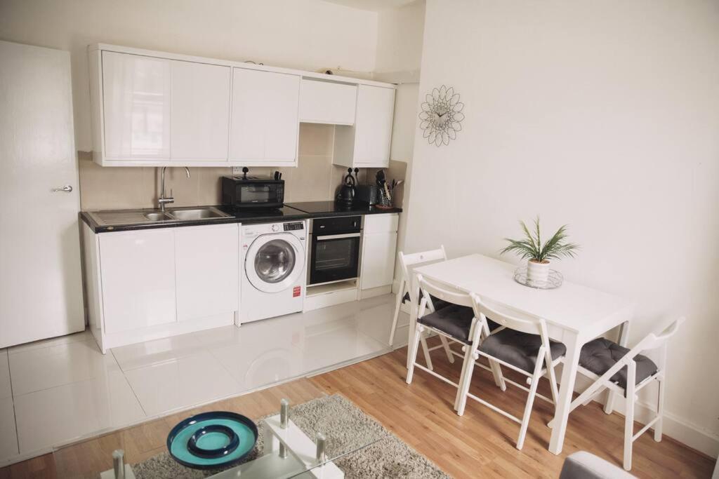 3 Bed Flat With Balcony