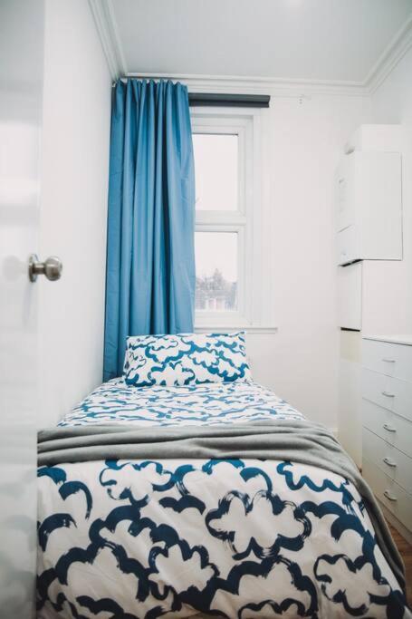 3 Bed Flat With Balcony Appartamento *